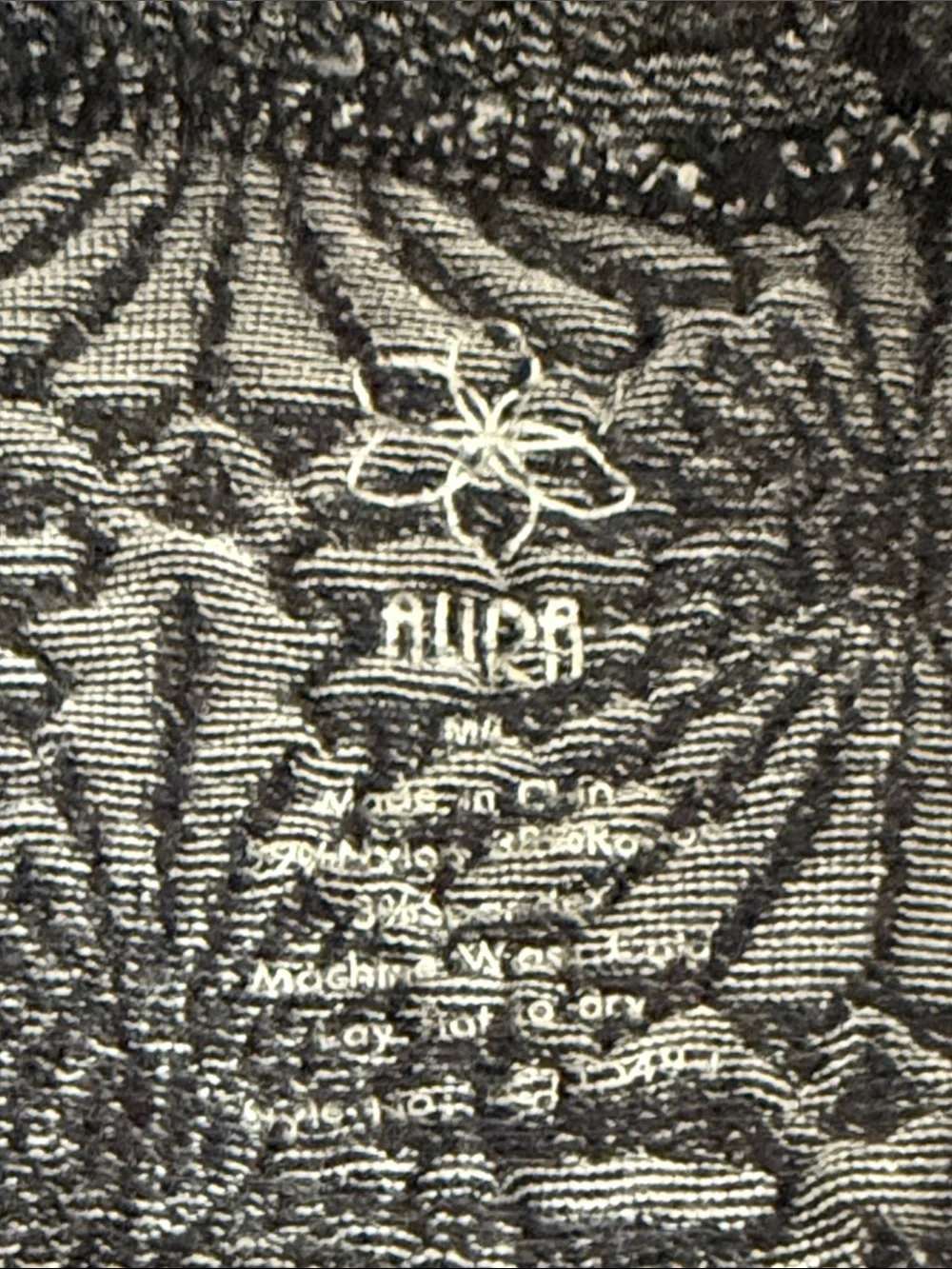 Aura M/L textured fitted mock neck top